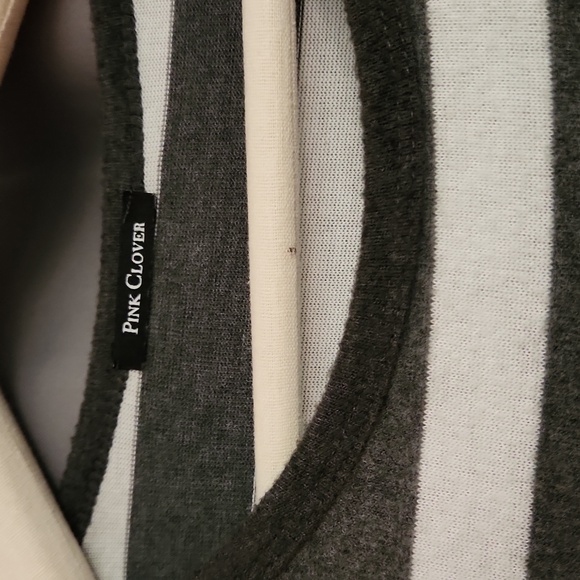 Pink Clover Sweater - Picture 2 of 3